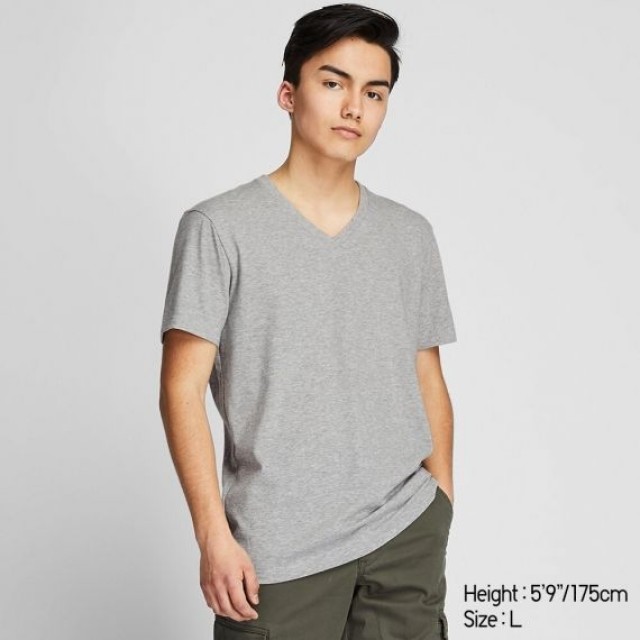 Áo thun Basis nam Uniqlo cổ tim, tay ngắn, màu xám 