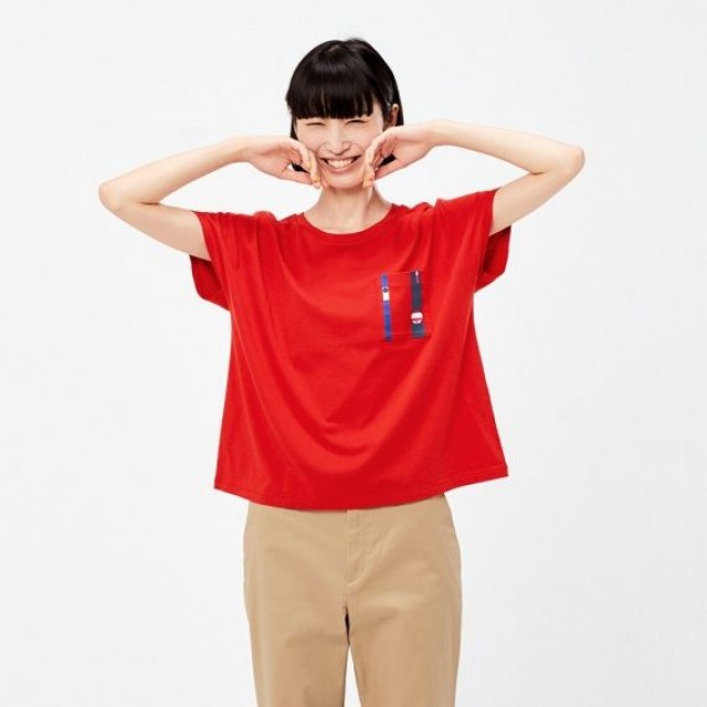 Áo thun nữ cổ tròn Uniqlo Colour And Rhythm UT Helio Oiticica 