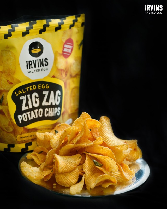 Khoai tây trứng muối Zig Zag 105g IRVINS - Small Salted Egg Zig Zag Potato Chips